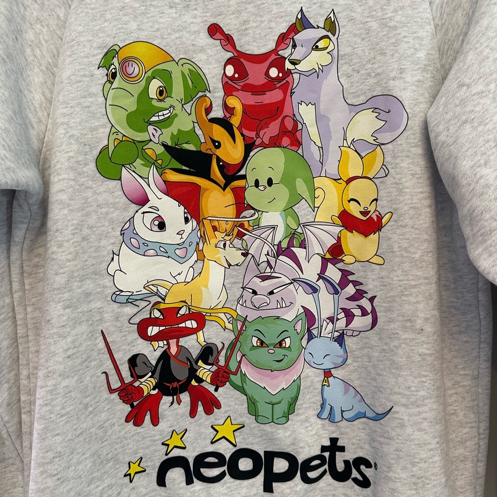 NWT Neopets x Cakeworthy Collab Gray Crewneck Graphic Sweater XS (Unisex) - Picture 4 of 7